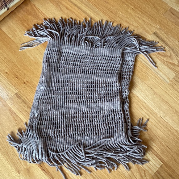 Taupe fashion scarf - Picture 3 of 3